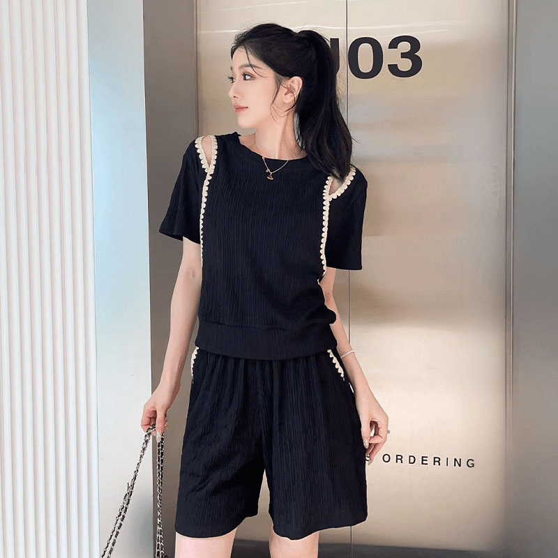 T-shirt con spalle scoperte al - Korean Lifestyle recensione e prezzo
